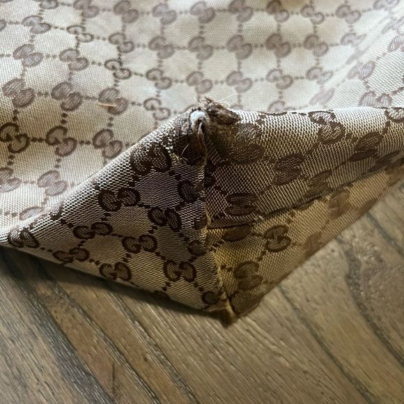 Authentic Gucci Crossbody🪷 - Picture 5 of 12